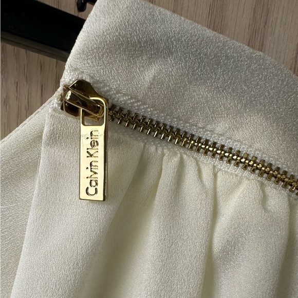 Calvin Klein Plus 3/4 Roll Up Sleeve Crossover Drape Front Blouse-Size 2X - Picture 3 of 6